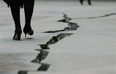 Agosto 28, 2010. Repara las grietas.