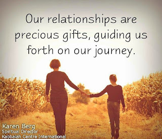 Jueves 7 de mayo de 2015. El regalo oculto de las relaciones.