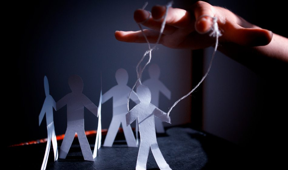 La intención de manipular